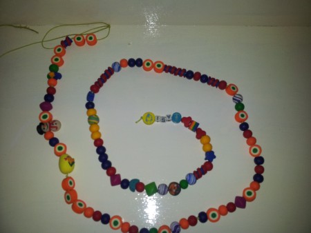 De kanjer-ketting. Na 7 weken al 1 meter en 17 cm lang