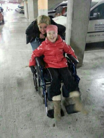 Rolstoel-race na zware dag. Even een glimlach!